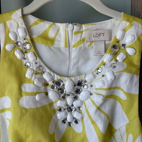 LOFT Outlet Yellow & White Floral Beaded Neckline Dress Size 8 - 1687 - Picture 5 of 12